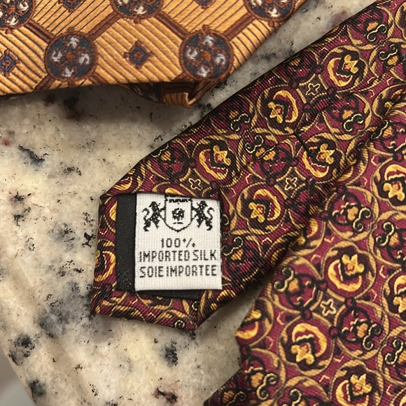 Set of two (2) Metropolitan Museum of Art ties - Picture 5 of 7